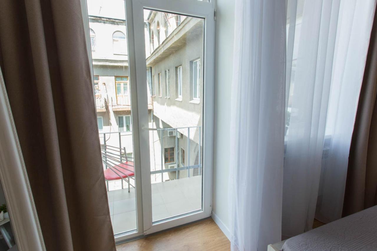 Modern Studio Beside Metro Yaroslava Mudroho, Universytet - Chernyshevska Str 95-7 Harkiv Exterior foto